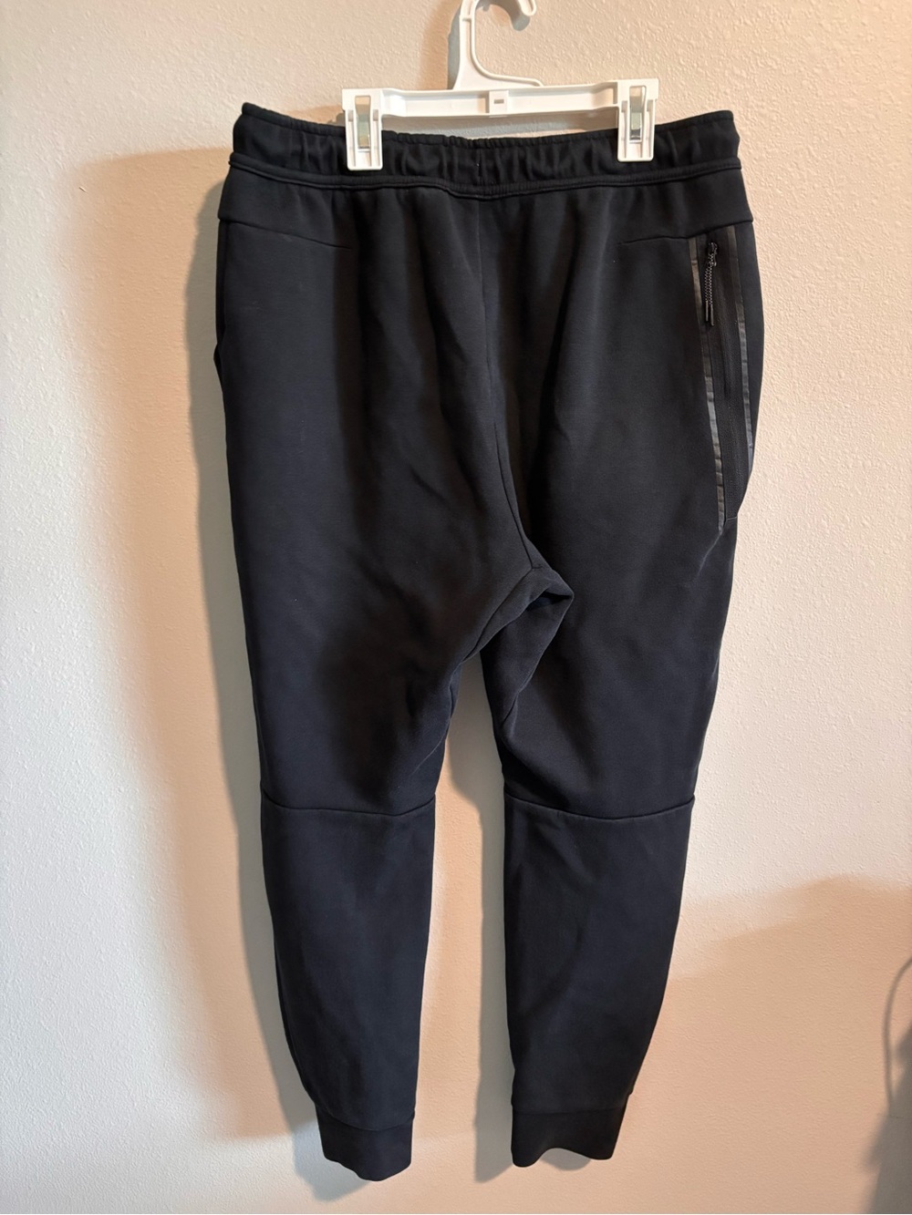NIKE Men's Black Jogger Sweatpants - Size L - Picture 2 of 4
